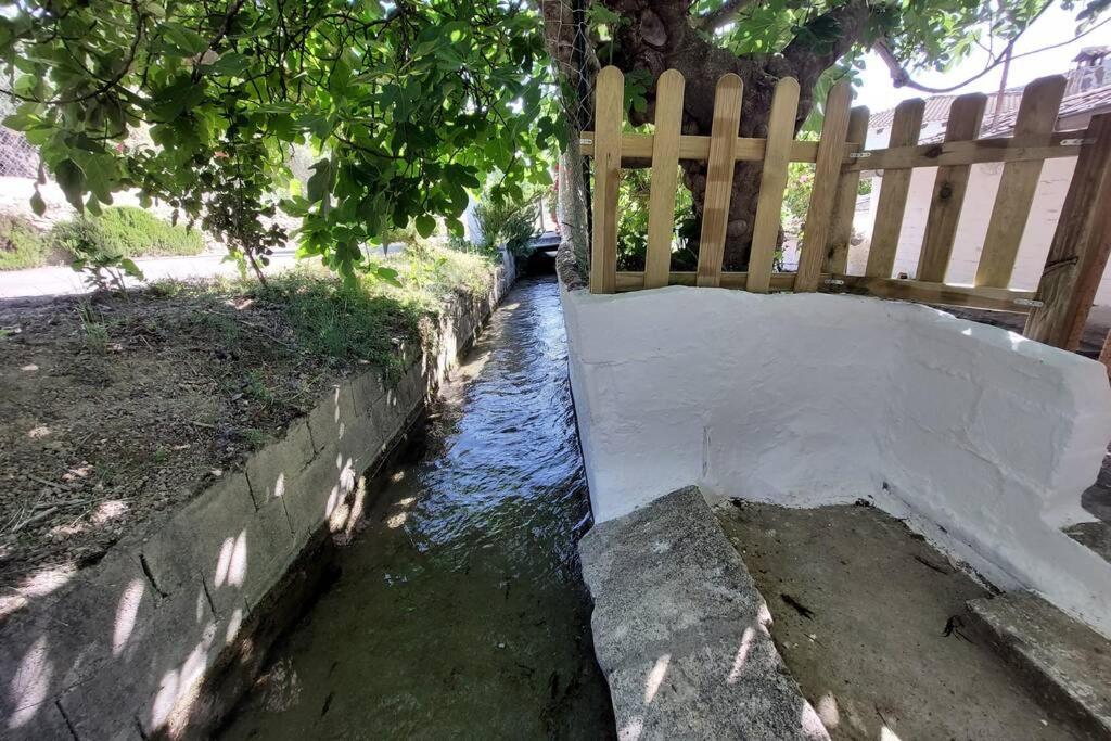 La Huerta Del Castillo Con Su Caz De Agua - Enjoy Life & Relax Castillo de Locubín Esterno foto